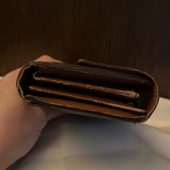 Louis Vuitton hard to find monogram trifold wallet with ID window - Picture 3 of 16